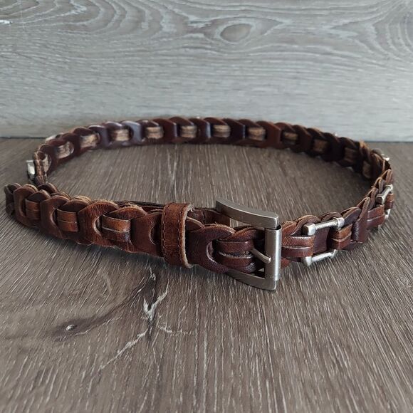 Gloria Vanderbilt Vintage Brown Leather Woven Belt Horseshoe Shaped Hardware M - Picture 1 of 7